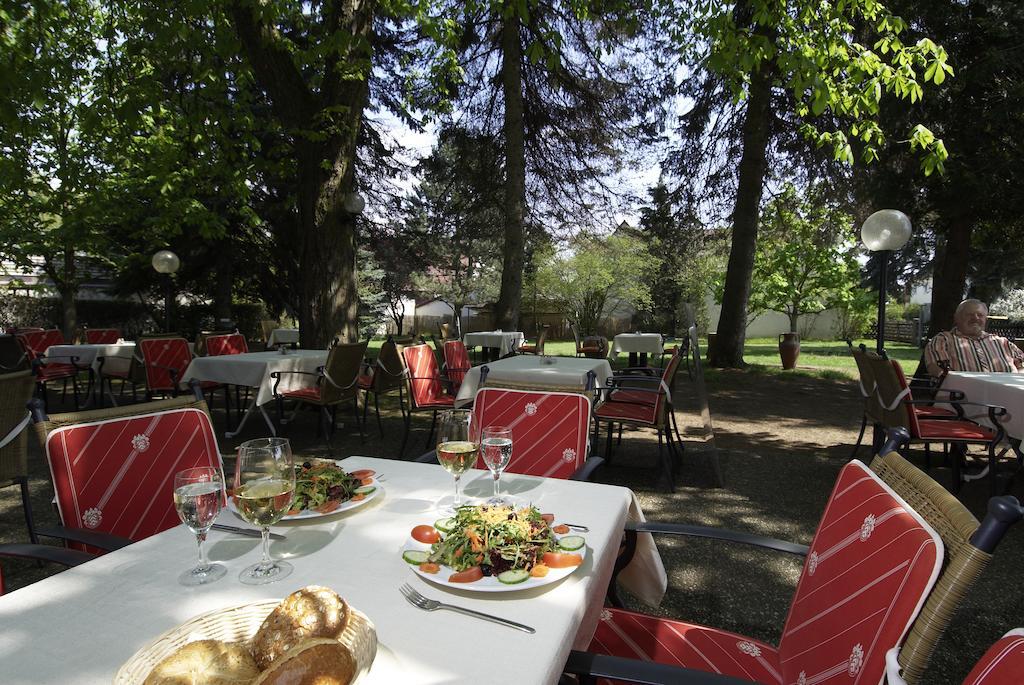 Hotel Regina Zirndorf Εξωτερικό φωτογραφία
